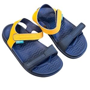 Native, Kids Blue and Yellow Velcro Rubbr Sandals, Size 9
